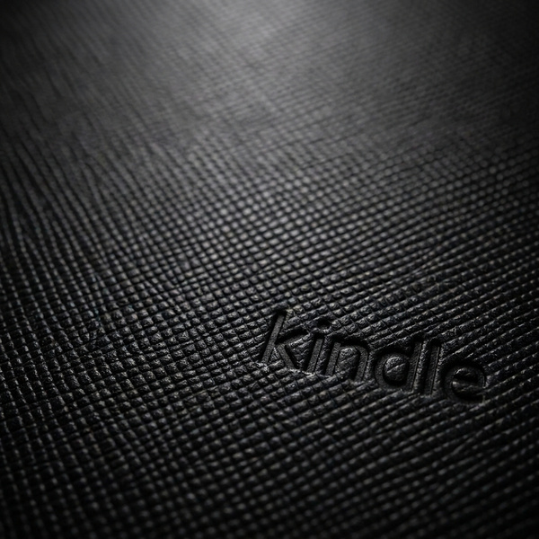 Etui do Kindle Paperwhite 1 2 3, czarne - ochronne z podstawką, dostęp do portów i przycisków