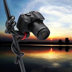 Uniwersalny elastyczny statyw tripod na telefon aparat GoPro gwint 1 / 4, czarny